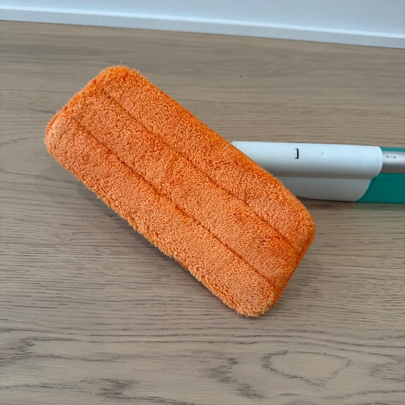 Lovevery - Working Mop from The Storyteller Kit, Age 3-4 - Picture 2 of 3